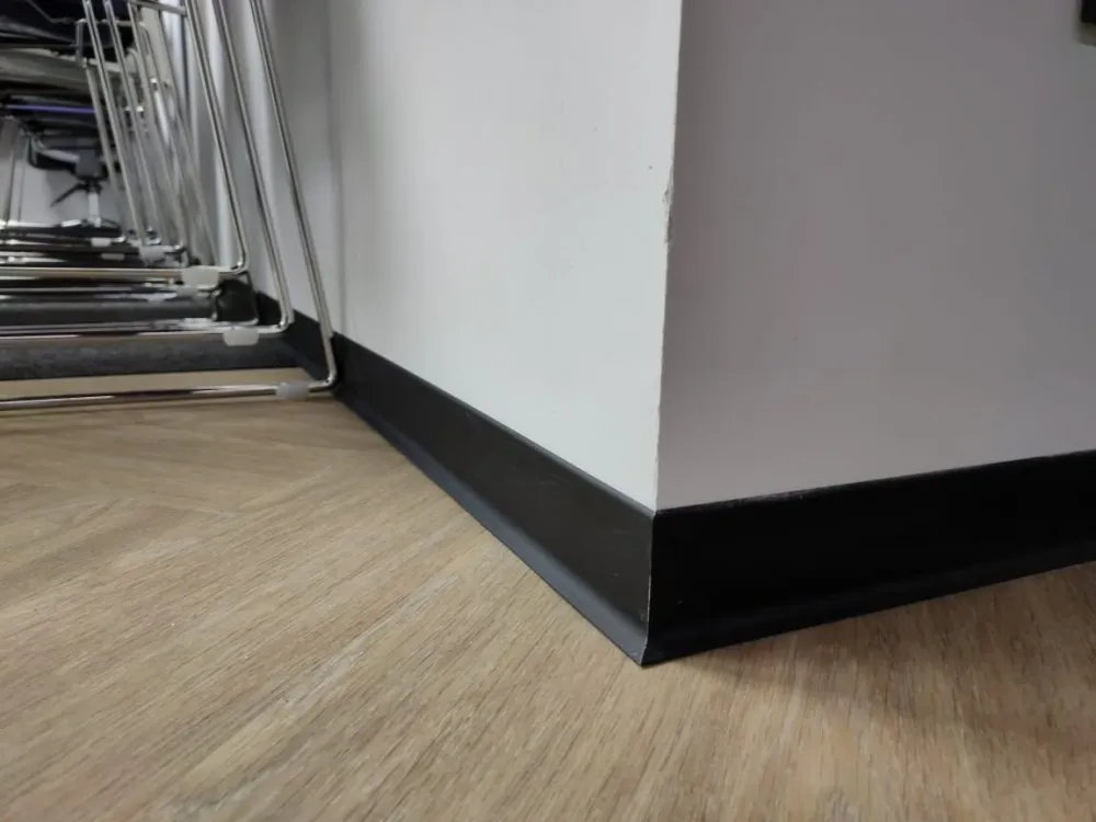 Металлический Плинтус MetraLine