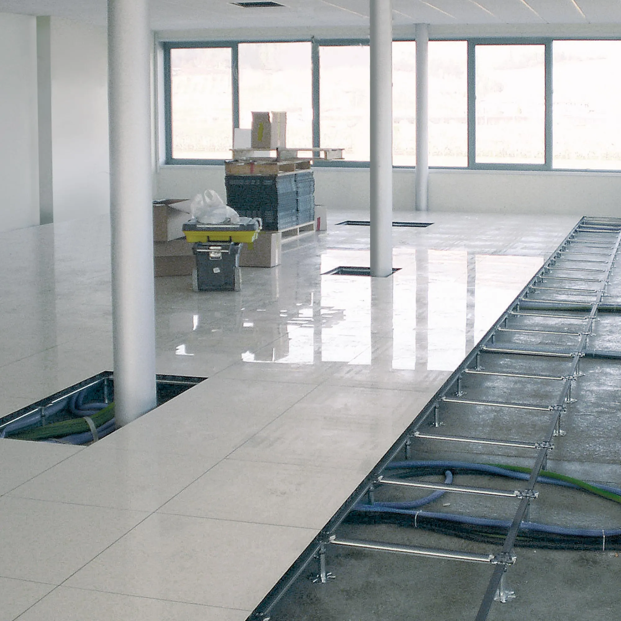 фальшпол с керамогранитом